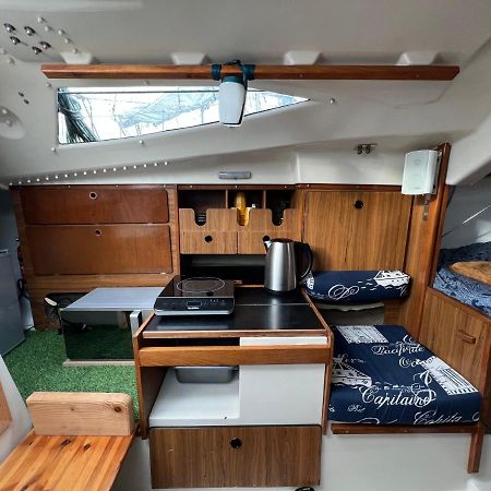 Nuit Insolite Sur Un Bateau Au Havre 르아브르 외부 사진